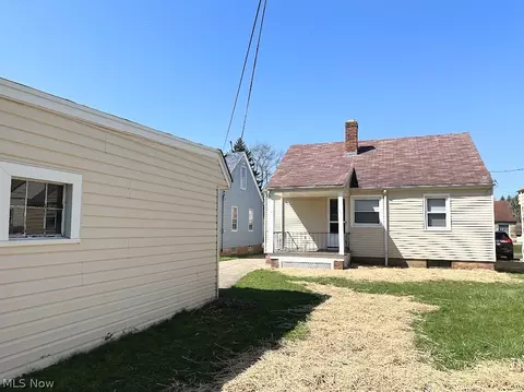 Exterior - 5155 Thomas St, Maple Heights, OH 44137 photo 2 of 2
