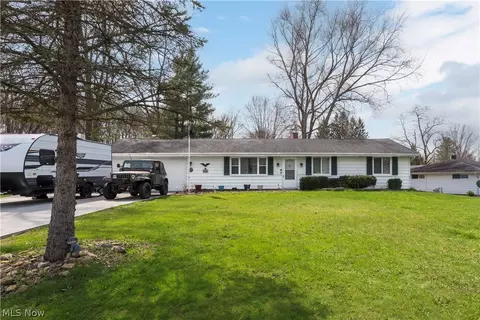 566 Orchard Grove Ave, Northfield, OH 44067