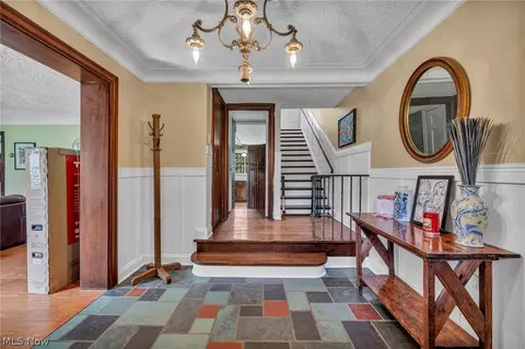 Entry Way - 396 Overbrook Rd, Elyria, OH 44035 photo 1 of 4
