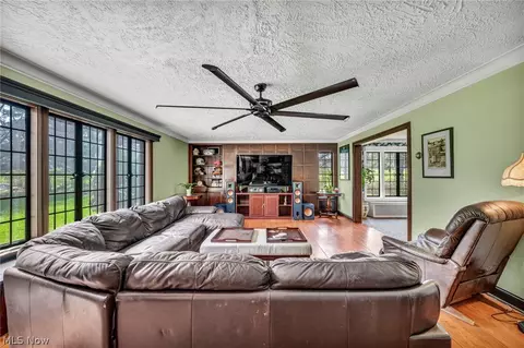 Living - 396 Overbrook Rd, Elyria, OH 44035 photo 3 of 10