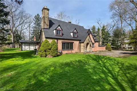 Exterior - 396 Overbrook Rd, Elyria, OH 44035 photo 6 of 8