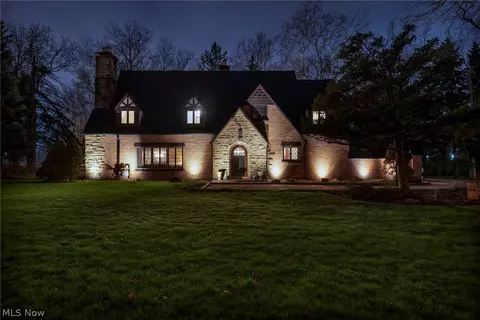396 Overbrook Rd, Elyria, OH 44035