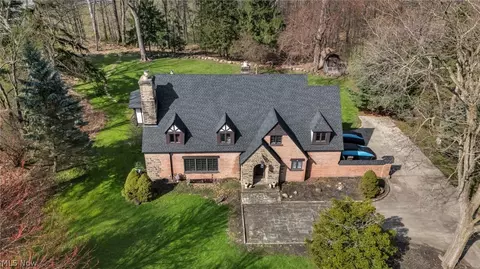 Exterior - 396 Overbrook Rd, Elyria, OH 44035 photo 3 of 8