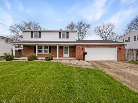 1330 Douglas Ct, Lorain, OH 44053