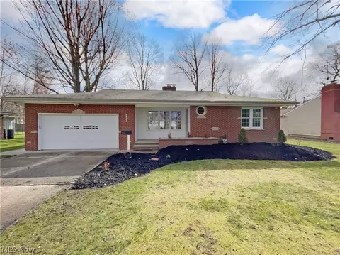6483 Clearair Dr, Mentor, OH 44060