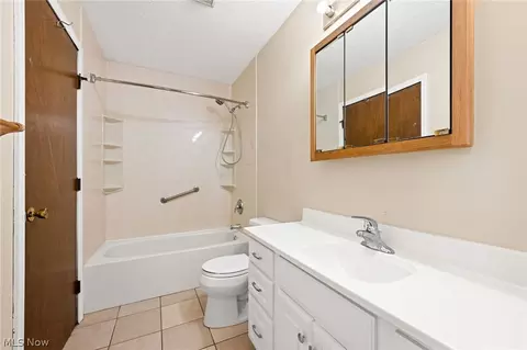 Bath - 373 Naples Dr, Elyria, OH 44035 photo 3 of 3