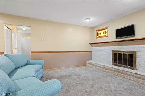 Living - 373 Naples Dr, Elyria, OH 44035 photo 2 of 4