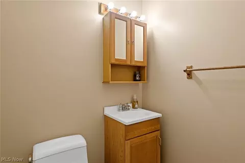 Bath - 373 Naples Dr, Elyria, OH 44035 photo 2 of 3