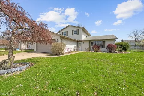 373 Naples Dr, Elyria, OH 44035