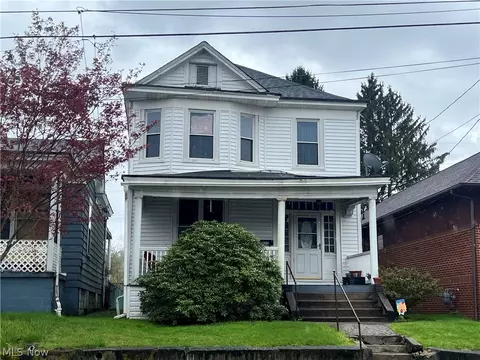 1050 Broadway St, Martins Ferry, OH 43935