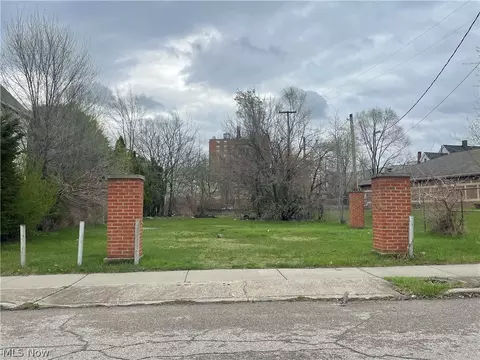 E 93rd Street, Cleveland, OH 44106