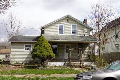 127 2nd Ave SE, Beach City, OH 44608