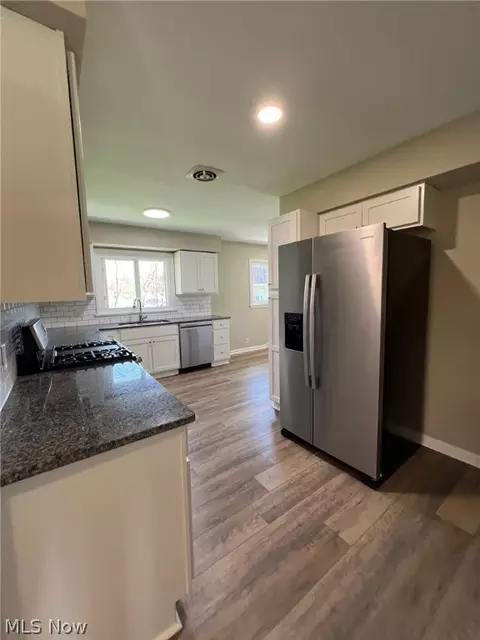 Kitchen - 1067 Packard Dr, Akron, OH 44320 photo 1 of 4