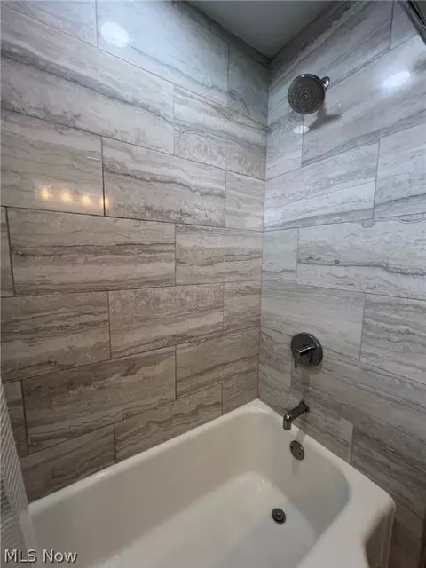 Bath - 1067 Packard Dr, Akron, OH 44320 photo 2 of 7
