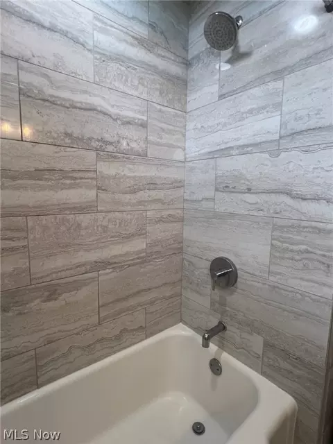Bath - 1067 Packard Dr, Akron, OH 44320 photo 3 of 7