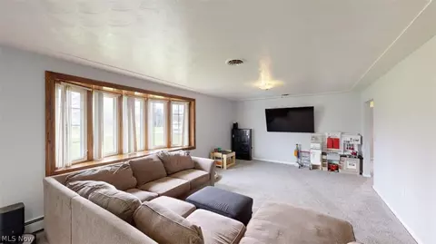 Living - 7142 Murray Ridge Rd, Elyria, OH 44035 photo 1 of 2