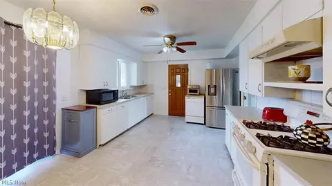 Kitchen - 7142 Murray Ridge Rd, Elyria, OH 44035 photo 2 of 3