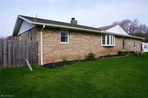 Exterior - 7142 Murray Ridge Rd, Elyria, OH 44035 photo 4 of 9