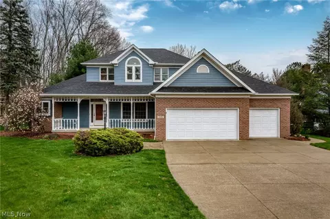 599 Anna Dean Ln, Barberton, OH 44203