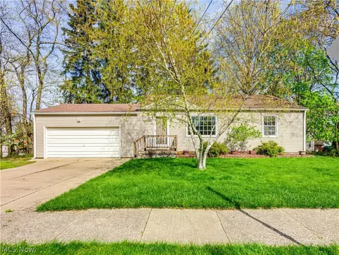 1954 Cook St, Cuyahoga Falls, OH 44221