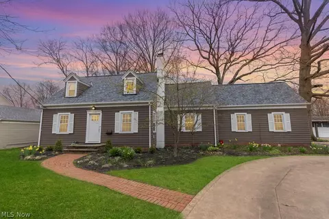 1949 Canterbury Rd, Westlake, OH 44145