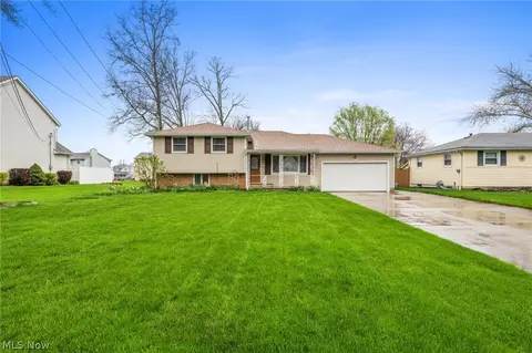 777 Crestline Ave, Amherst, OH 44001