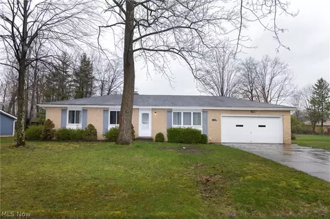 10164 Hawley Dr, North Royalton, OH 44133