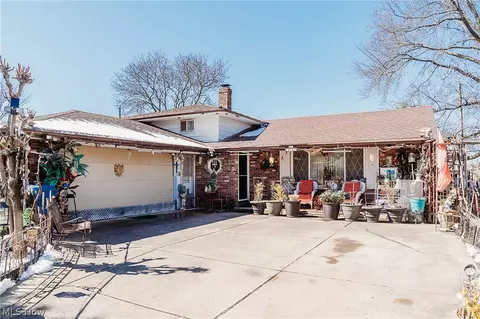 7060 Tobik Trl, Parma Heights, OH 44130