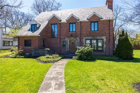 3084 Van Aken Blvd, Shaker Heights, OH 44120