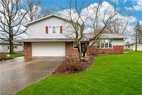 81 Lerue St, Apple Creek, OH 44606