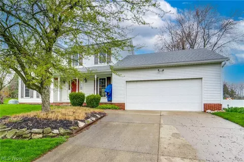2469 Vixen St NW, North Canton, OH 44720