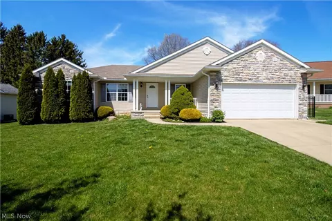 1477 Crosswind Ct, Wooster, OH 44691