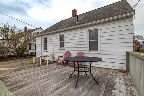 Exterior - 29720 Cresthaven Dr, Willowick, OH 44095 photo 10 of 14