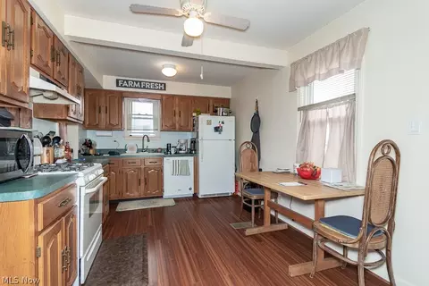 Kitchen - 29720 Cresthaven Dr, Willowick, OH 44095 photo 1 of 4