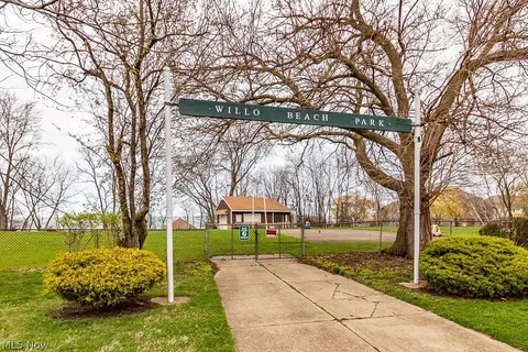 View/Area - 29720 Cresthaven Dr, Willowick, OH 44095 photo 1 of 2