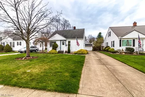 Exterior - 29720 Cresthaven Dr, Willowick, OH 44095 photo 14 of 14
