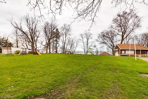 View/Area - 29720 Cresthaven Dr, Willowick, OH 44095 photo 2 of 2