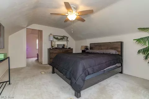 Bedroom - 29720 Cresthaven Dr, Willowick, OH 44095 photo 2 of 4
