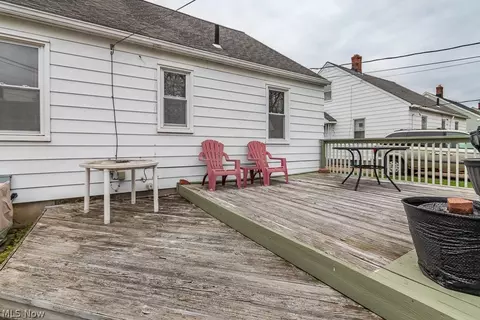 Exterior - 29720 Cresthaven Dr, Willowick, OH 44095 photo 11 of 14