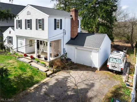 299 North St, Chagrin Falls, OH 44022