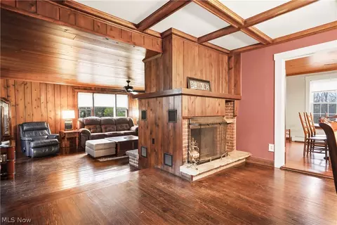 Living - 33 Cochran Rd, Aurora, OH 44202 photo 1 of 3