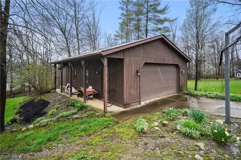 Exterior - 33 Cochran Rd, Aurora, OH 44202 photo 6 of 7
