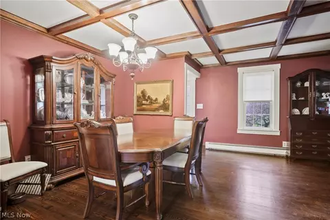 Dining - 33 Cochran Rd, Aurora, OH 44202 photo 3 of 4
