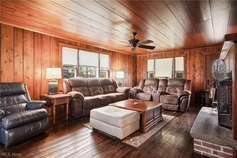 Living - 33 Cochran Rd, Aurora, OH 44202 photo 3 of 3