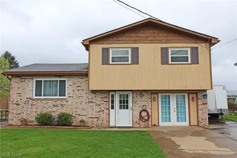 204 Arena Dr, Weirton, WV 26062