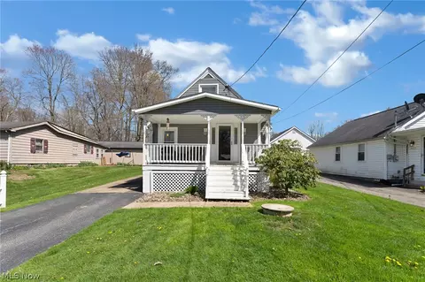 3515 Shadyside Dr, Hubbard, OH 44425