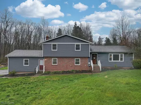 9755 Fairmount Rd, Newbury, OH 44065