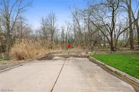Maple Street, Medina, OH 44256