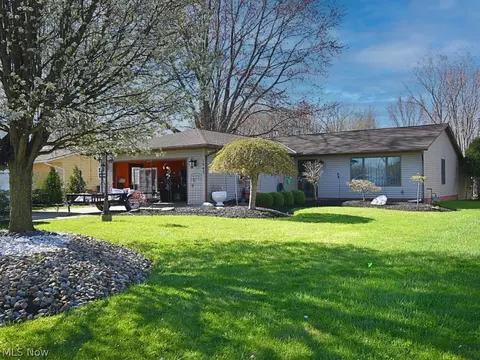 1043 Elm St, Painesville, OH 44077