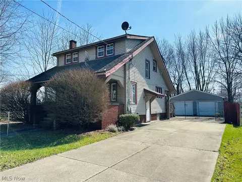 677 Roosevelt St NW, Warren, OH 44483